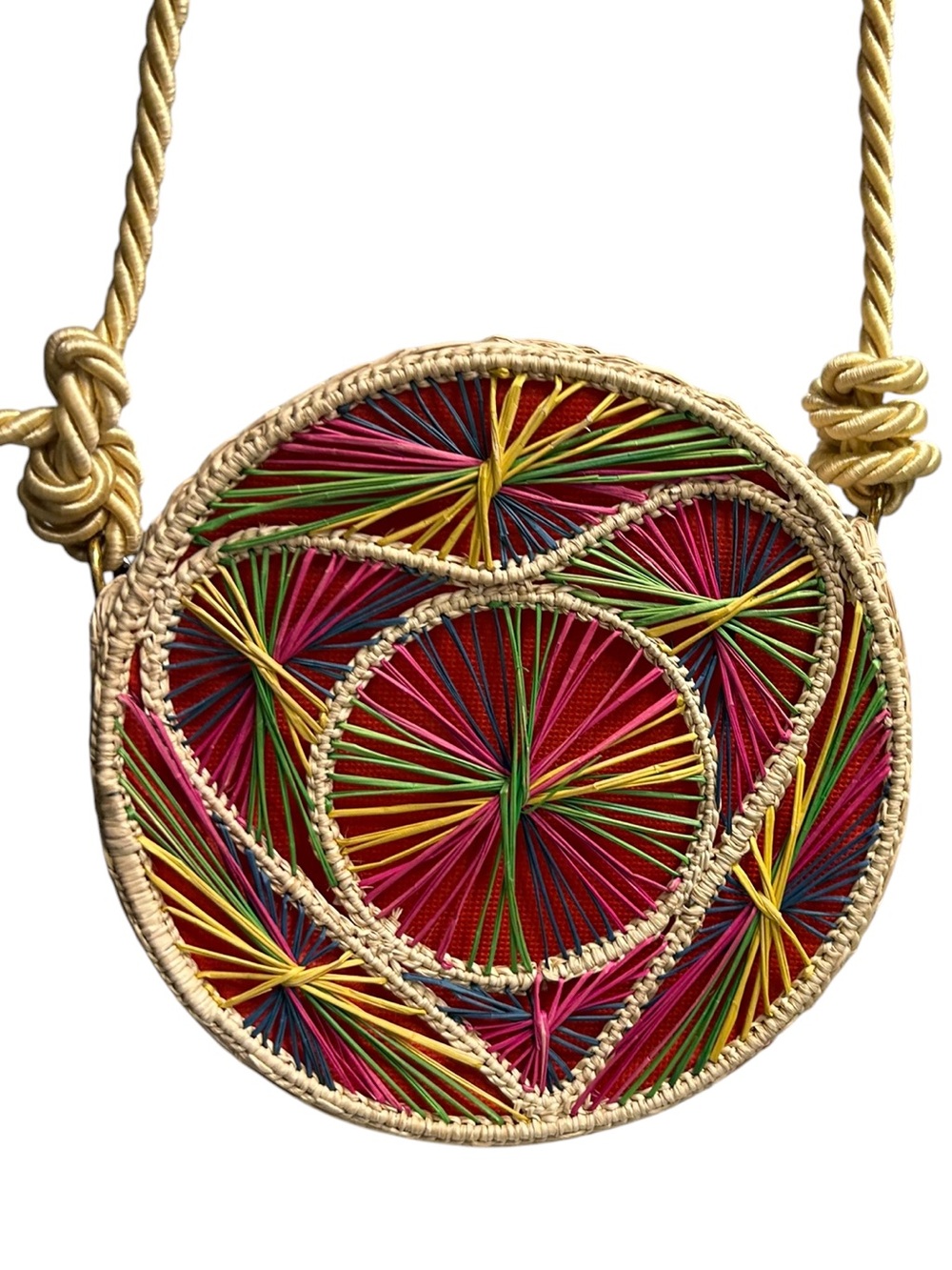 Handcrafted Colombian Fique Crossbody Bag with Geometric Design and Rope Strap - Picture 2 of 10